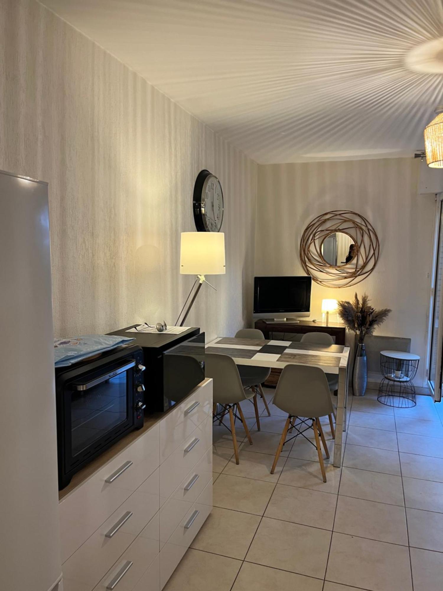 Appartement T2 Avec Terrasse Centre Ville D'Aix En Provence エクス＝アン＝プロヴァンス エクステリア 写真